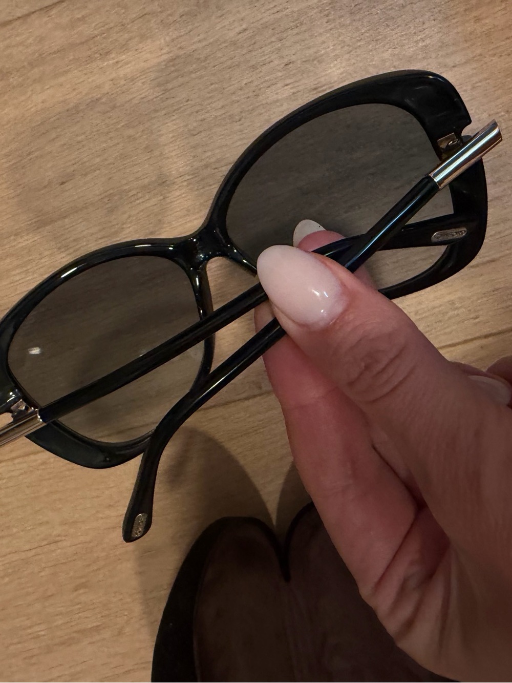Tom Ford Black Oversized Women's Sunglasses with Smoky Lenses - Picture 2 of 5